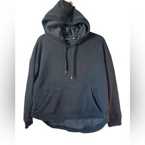 Athleta hoodie in black size medium. Rounded hem for extra length in back.